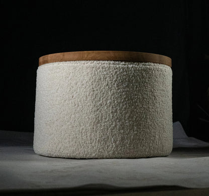 Massiv trepuff med bordfunksjon – Skandinavisk design